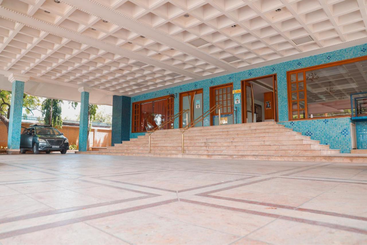 Bell Hotel Sivakasi Bagian luar foto