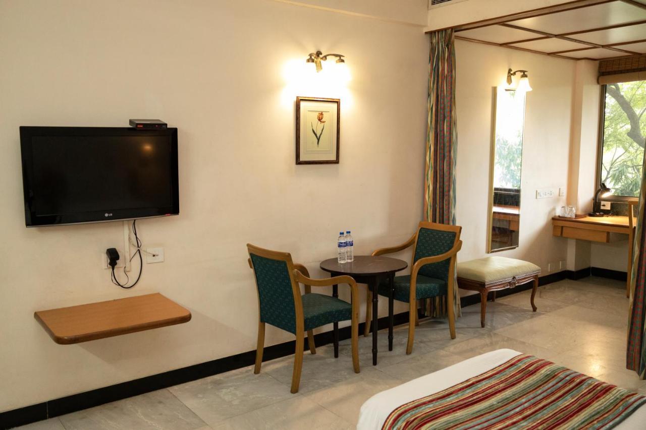 Bell Hotel Sivakasi Bagian luar foto
