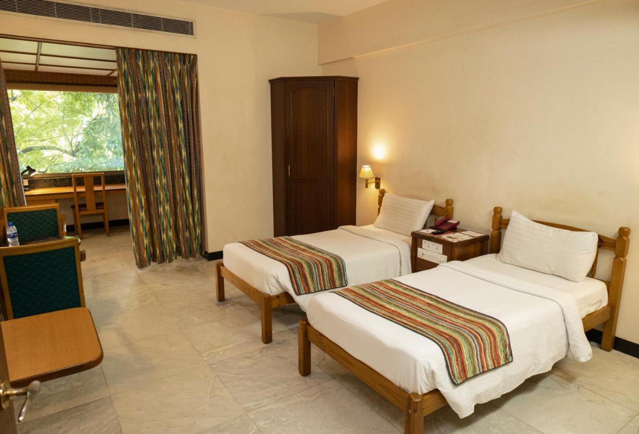 Bell Hotel Sivakasi Bagian luar foto