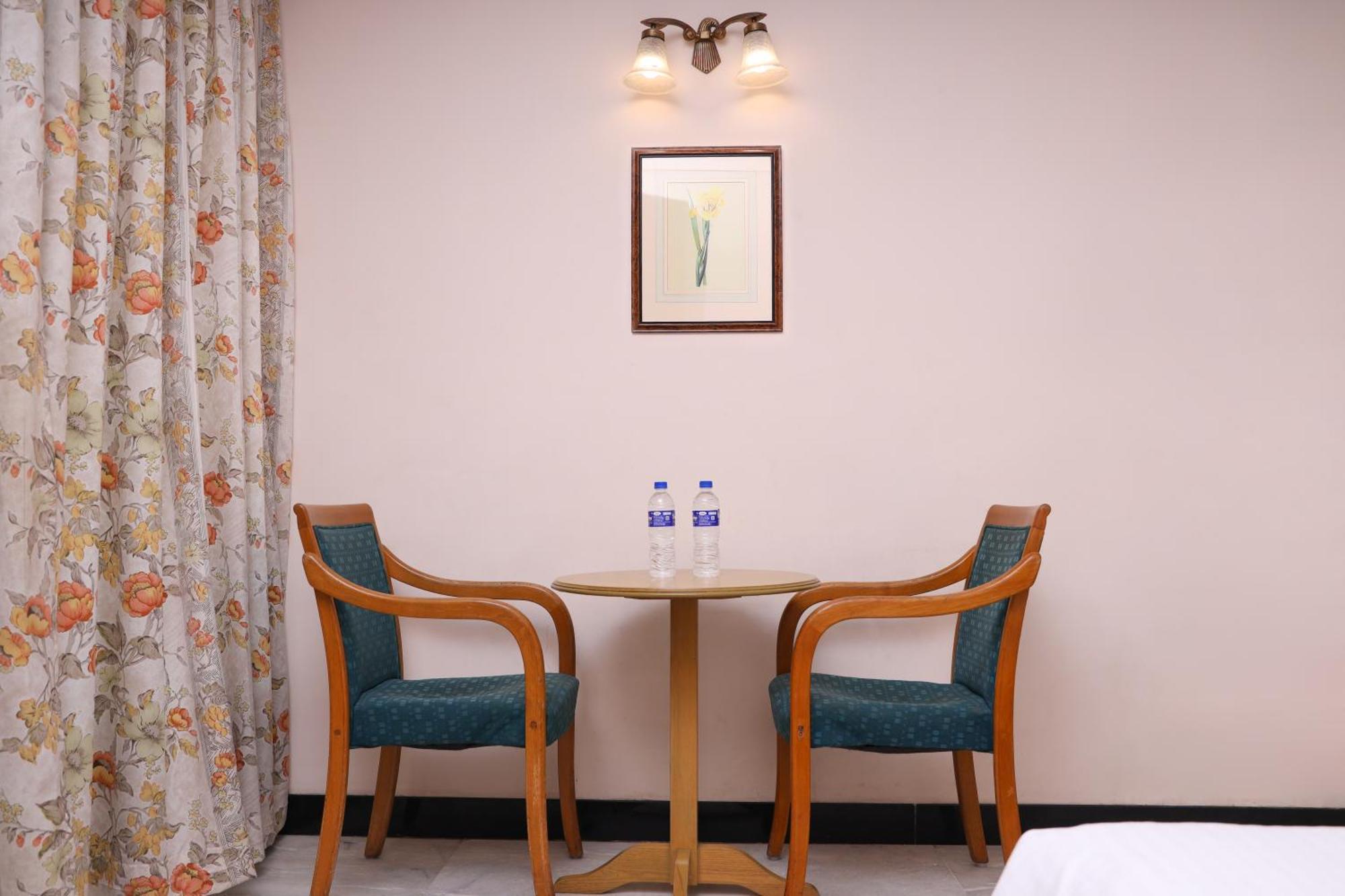 Bell Hotel Sivakasi Bagian luar foto