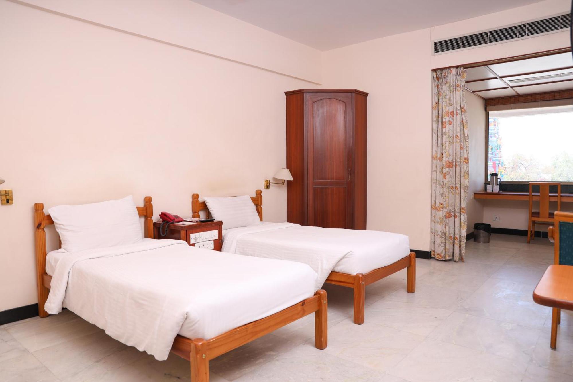 Bell Hotel Sivakasi Bagian luar foto