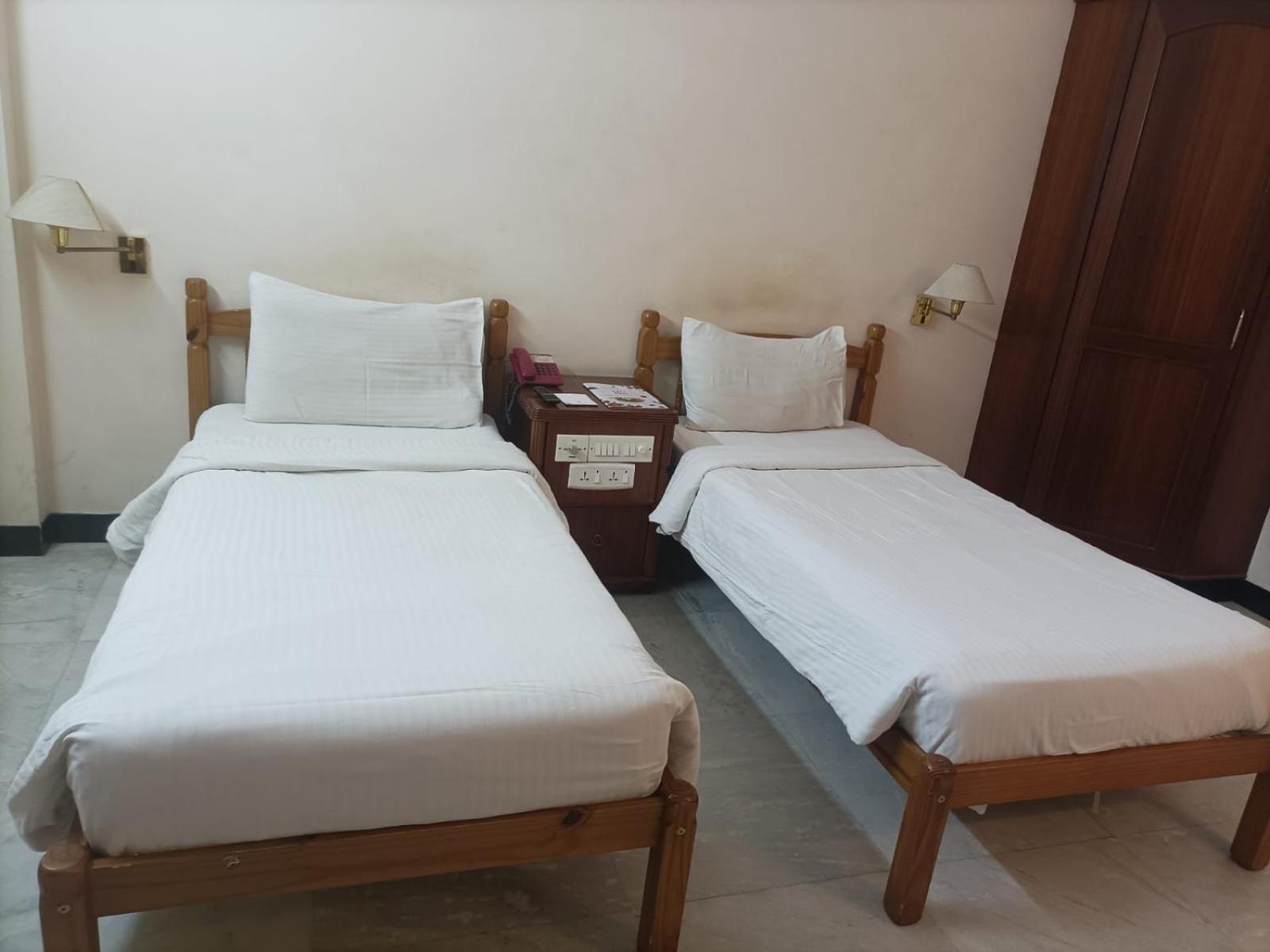 Bell Hotel Sivakasi Bagian luar foto